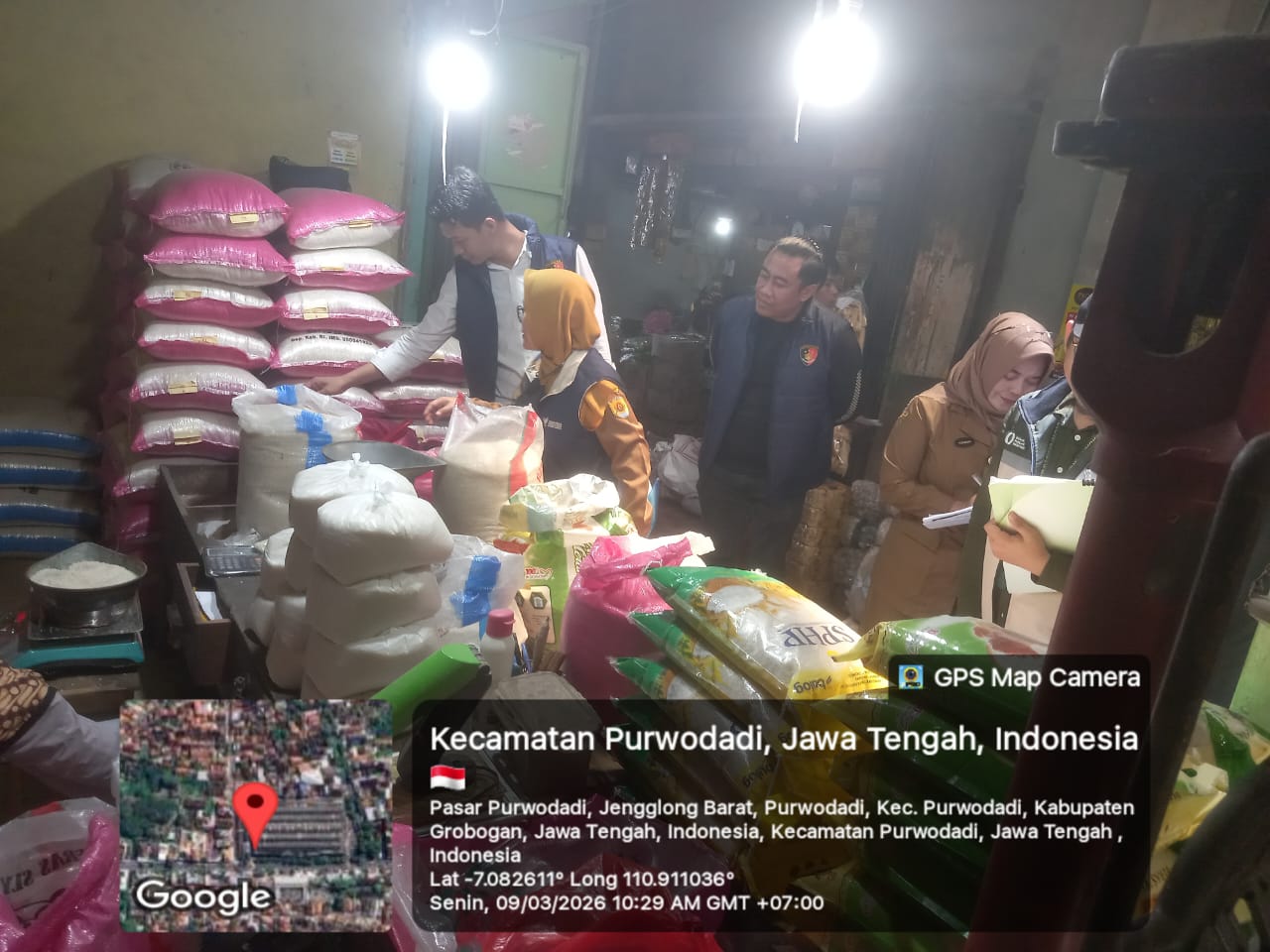 Sinergi Lintas Instansi: Tim Gabungan Sidak Pasar hingga Pantau Stok di Gudang Bulog Toroh